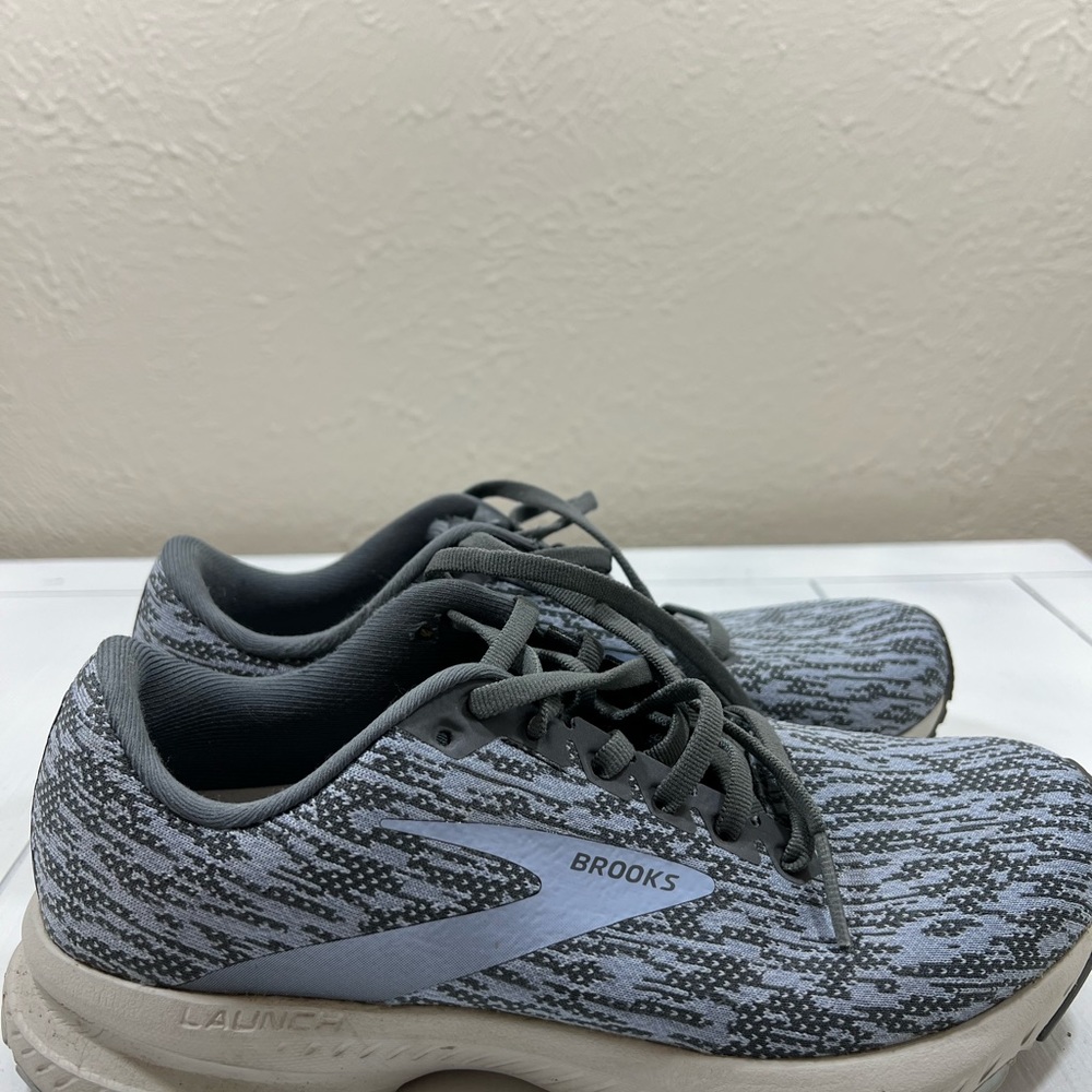 Brooks womens  launch 7 running shoes size 6.5